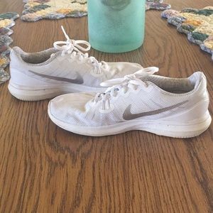 Nike tennis shoes